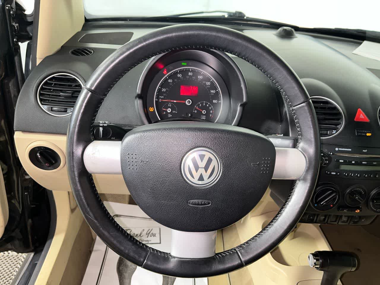 Used 2008 Volkswagen Beetle SE FWD image 16