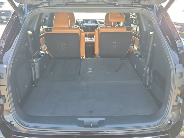 Used 2022 Toyota Highlander Platinum FWD image 21