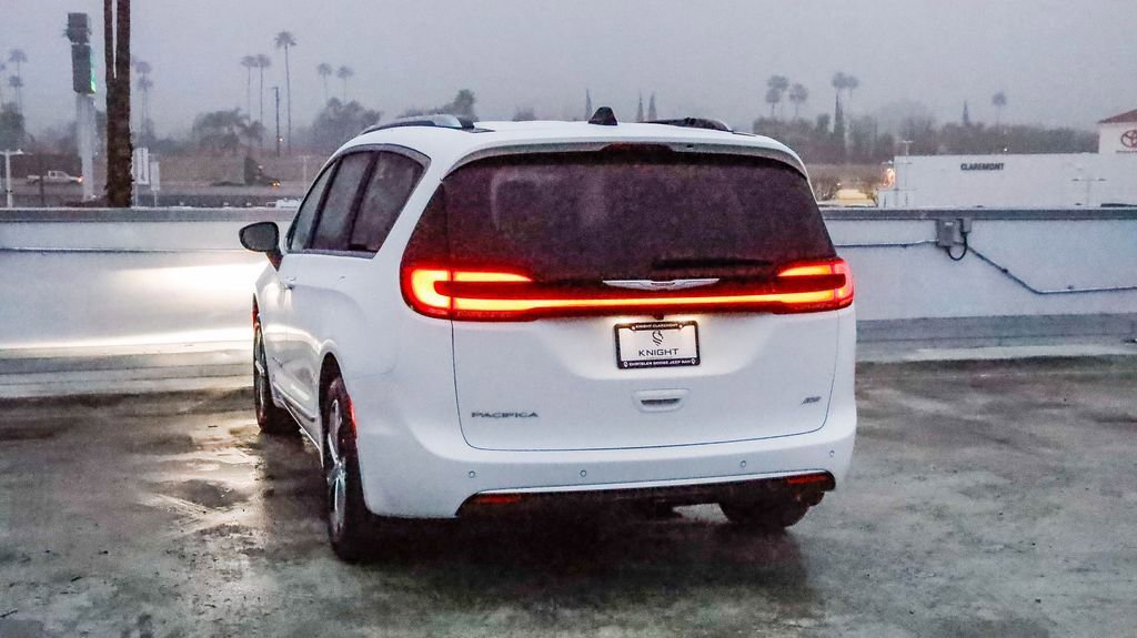 New 2026 Chrysler Pacifica Pinnacle w/ Trailer Tow Group image 7