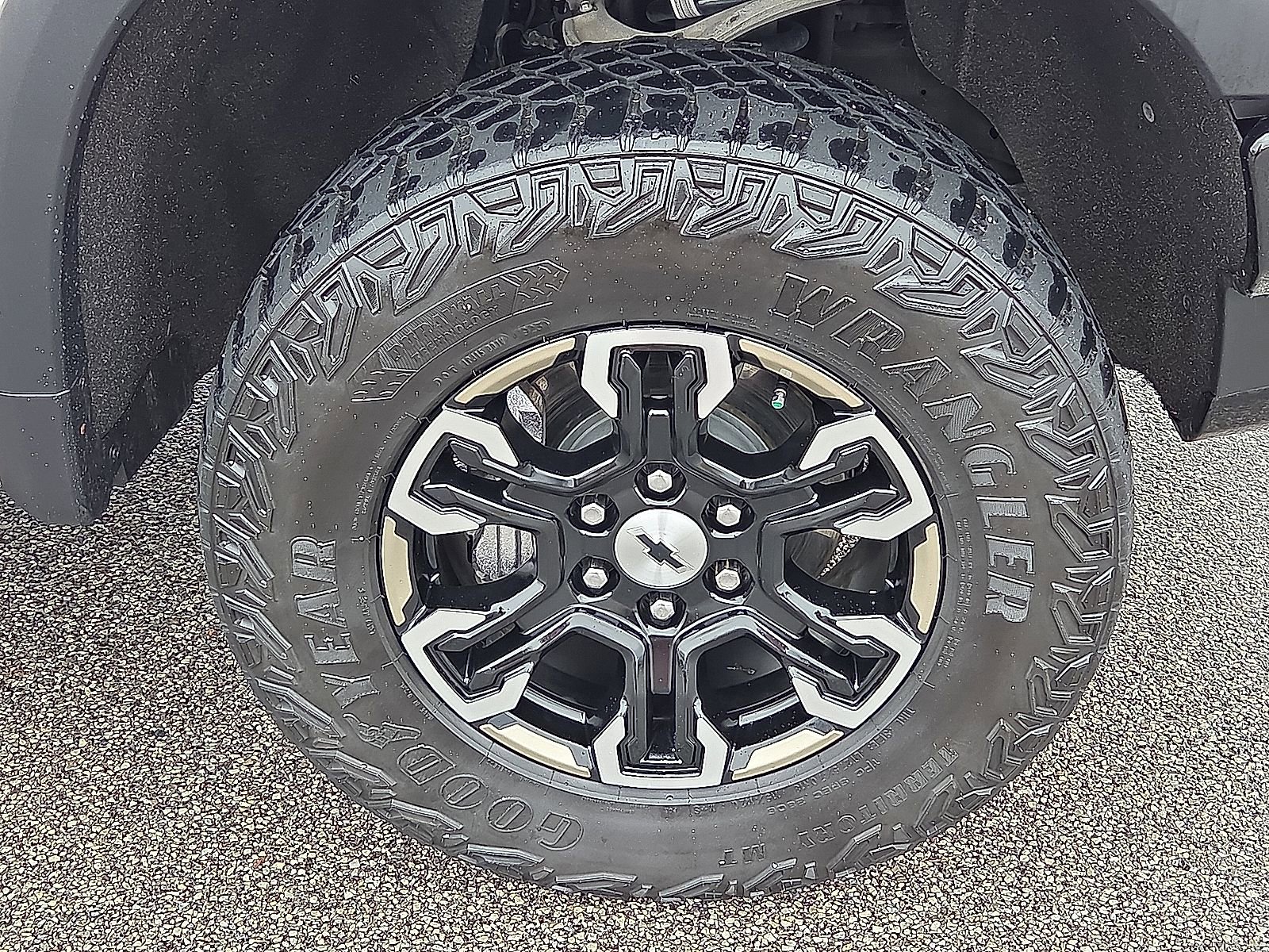 Used 2023 Chevrolet Silverado 1500 ZR2 image 25