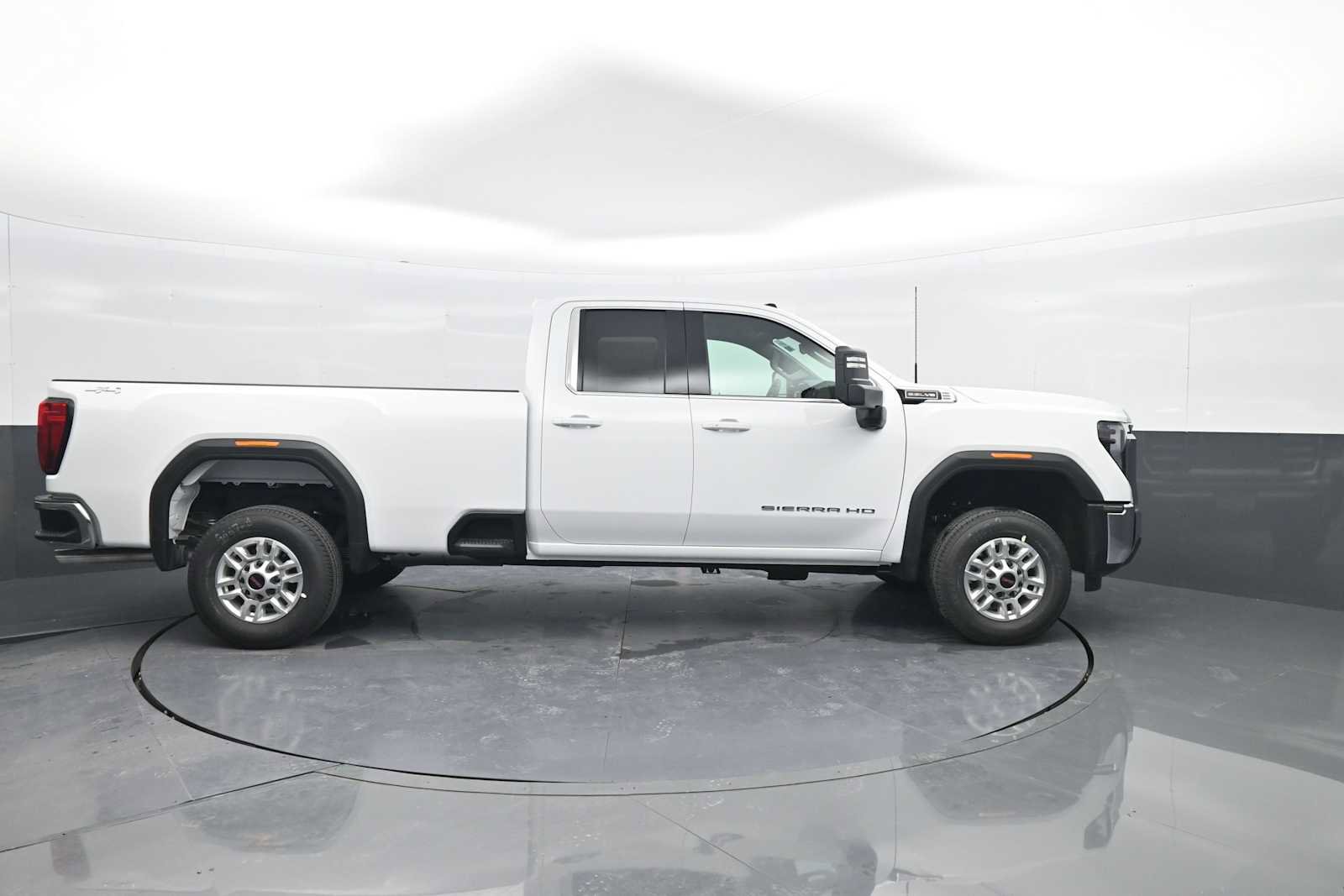 New 2026 GMC Sierra 2500 SLE w/ SLE Convenience Package AWD/4WD image 9
