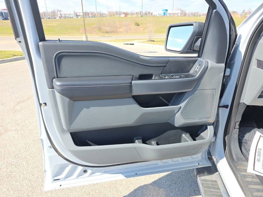 Used 2025 Ford F150 XLT w/ Equipment Group 301A Standard image 9