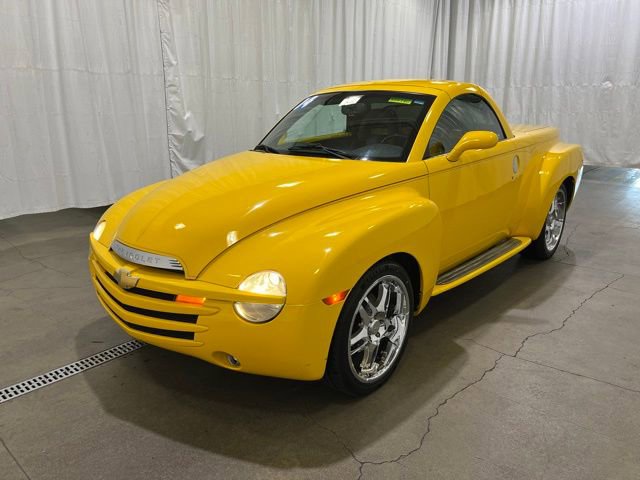 Used 2004 Chevrolet SSR w/ Preferred Equipment Group RWD image 11