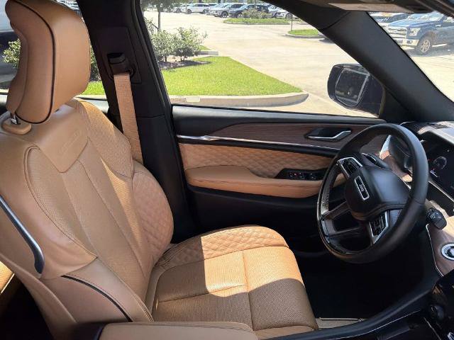 Used 2025 Jeep Grand Cherokee L Summit AWD/4WD image 13
