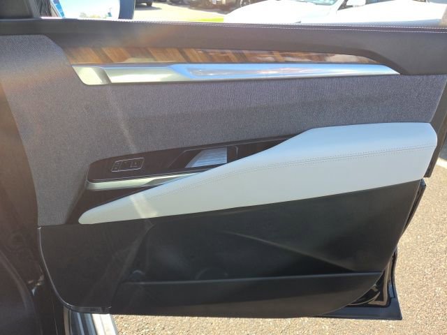 Used 2025 Cadillac Escalade Sport Platinum w/ LPO, ONYX Package image 19