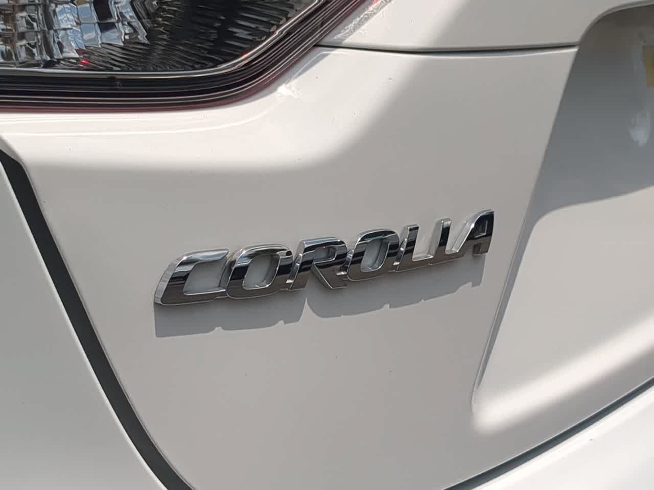 Used 2025 Toyota Corolla LE FWD image 12