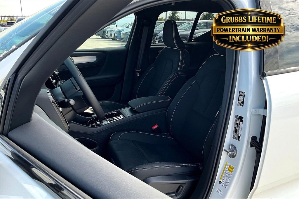 New 2026 Volvo XC40 B4 Plus w/ Protection Package Premier FWD image 23
