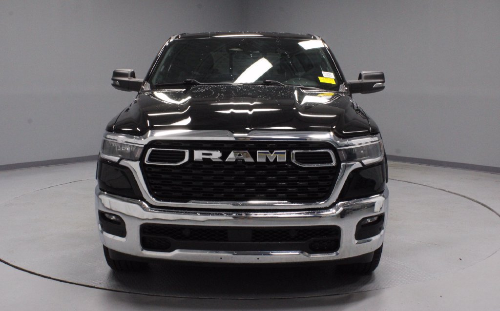 Used 2025 RAM 1500 Big Horn AWD/4WD image 4