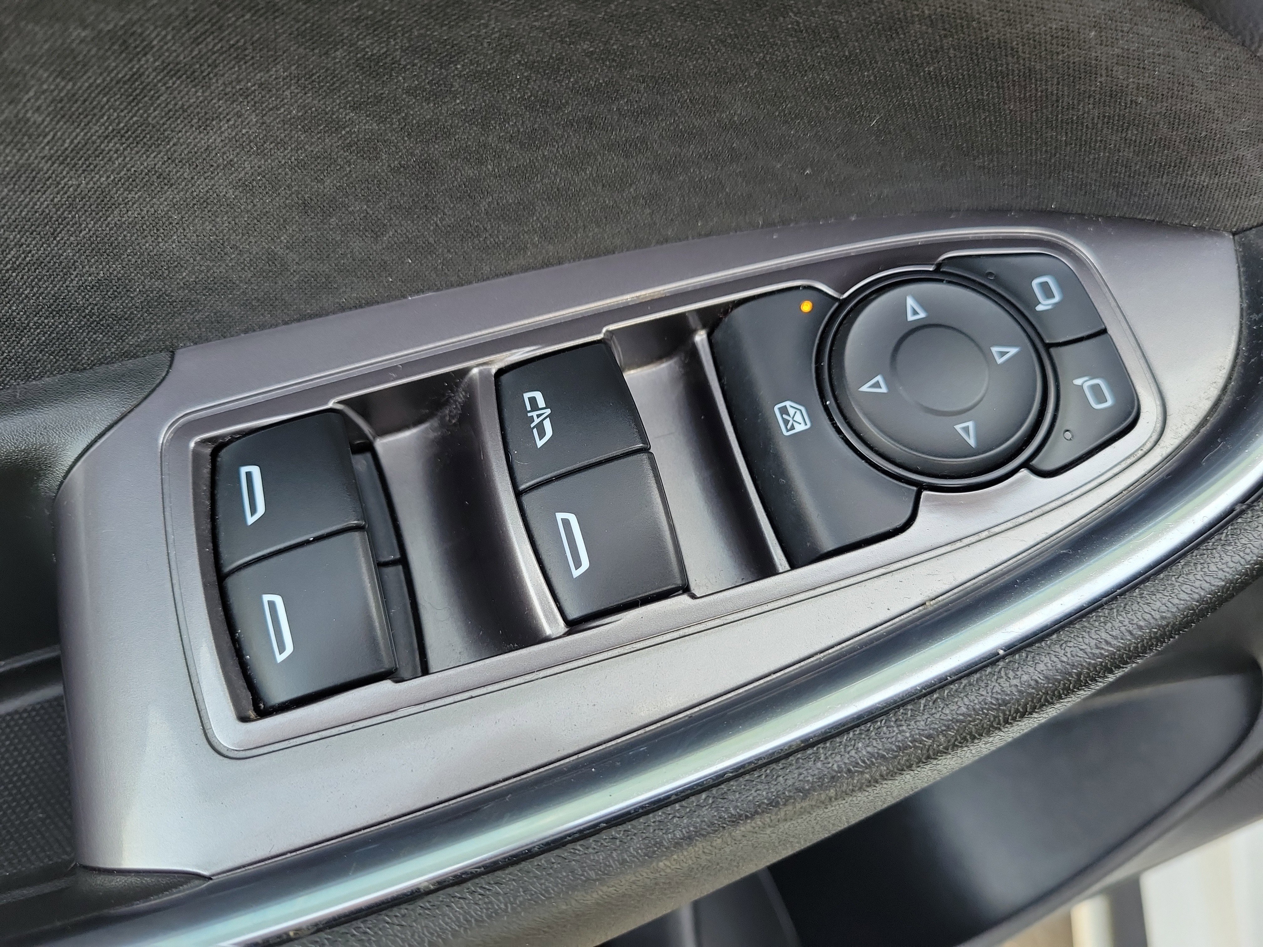 Used 2018 Chevrolet Malibu LT w/ Driver Confidence Package image 17