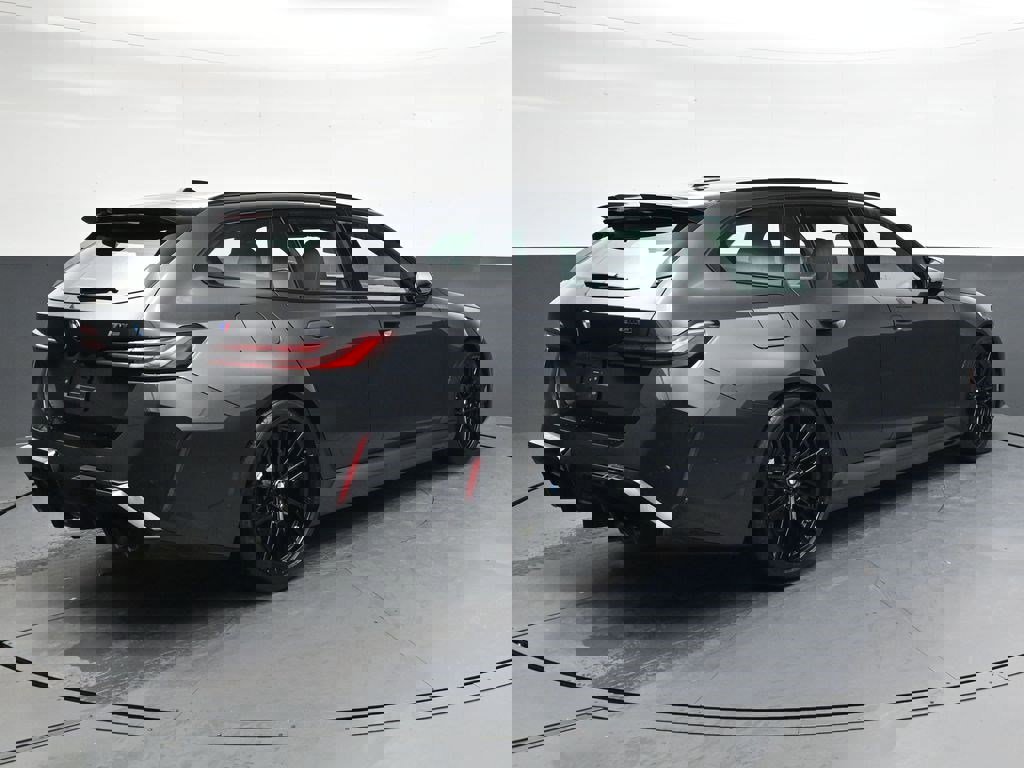 Used 2026 BMW M5 Touring image 4