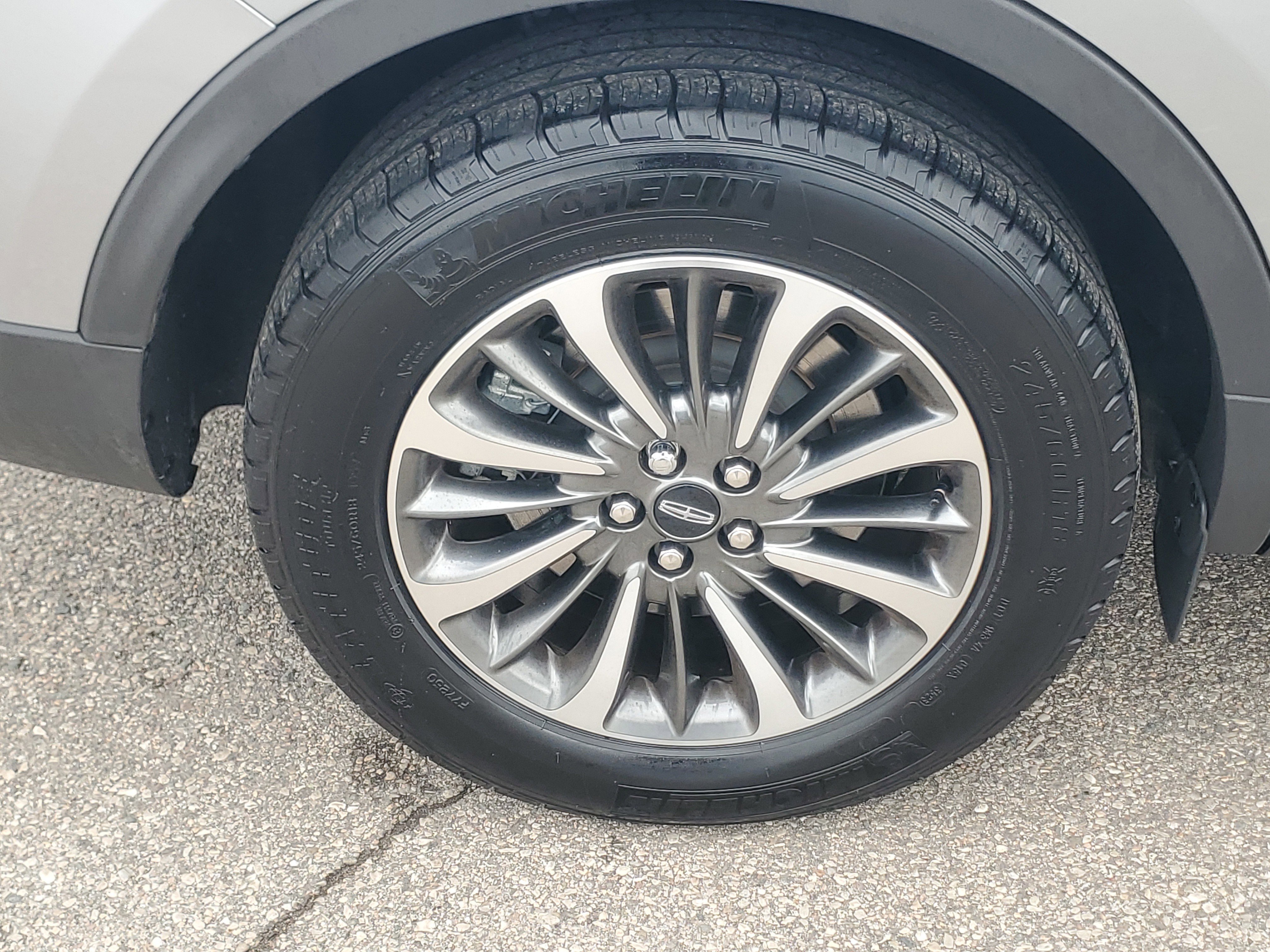 Certified 2023 Lincoln Nautilus AWD w/ Premium Package image 7