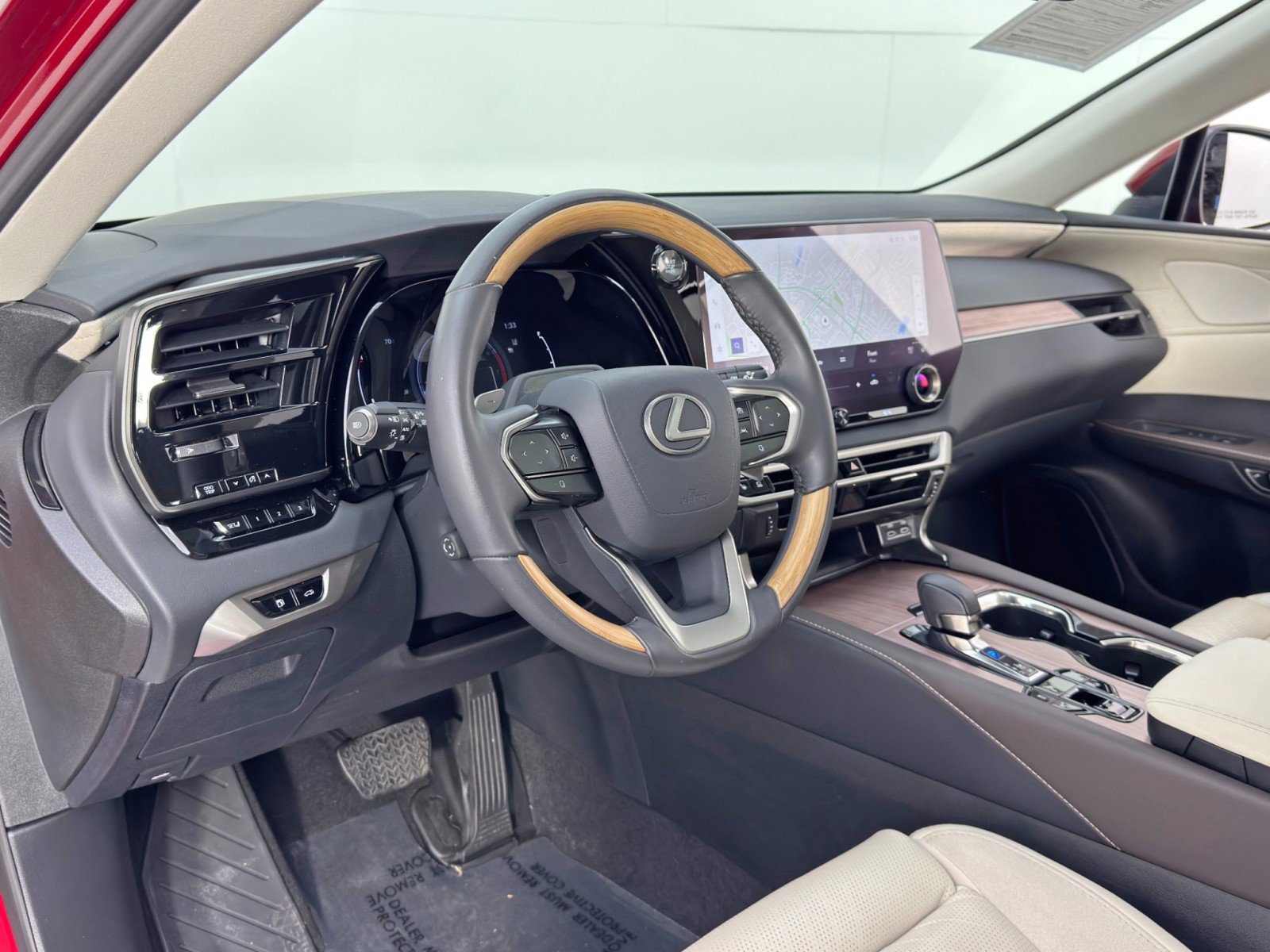 Used 2024 Lexus RX 350 Luxury w/ Convenience Package image 14