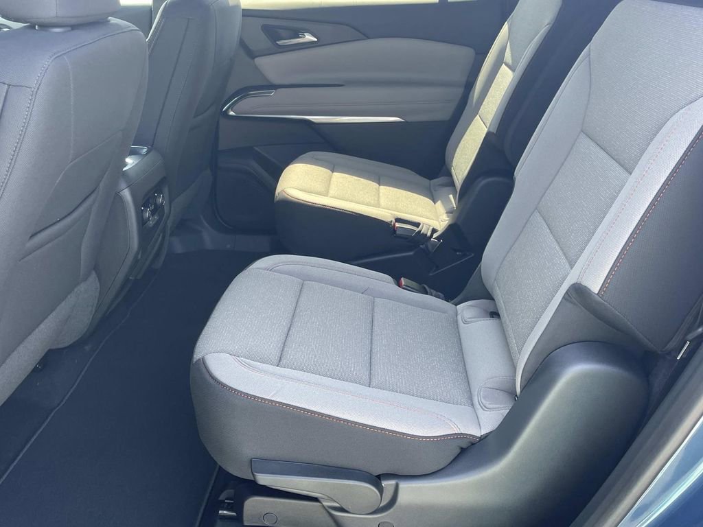 New 2026 Chevrolet Traverse LT image 13