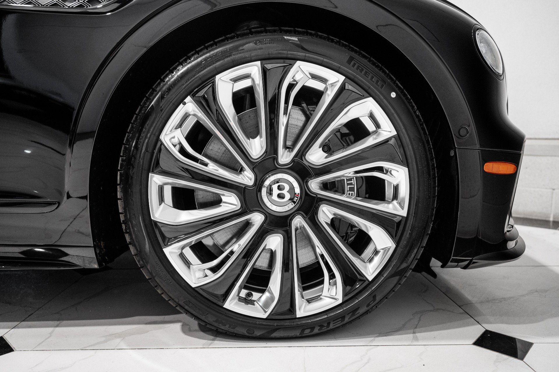 New 2026 Bentley Flying Spur Plug-In Hybrid image 19