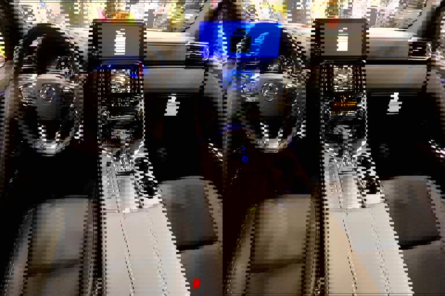 New 2026 Lexus LX 700h Luxury image 5