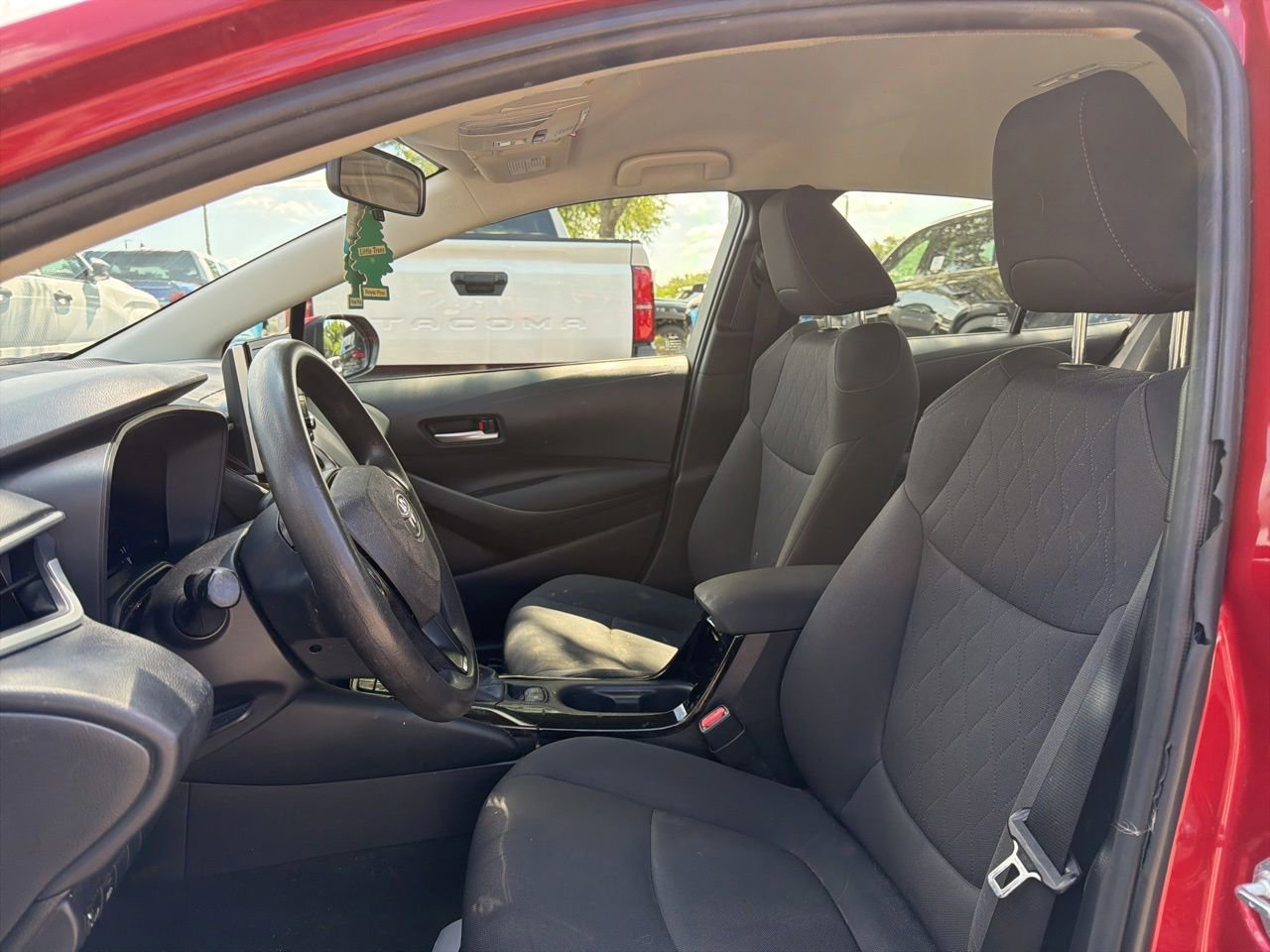 Used 2021 Toyota Corolla LE FWD image 9