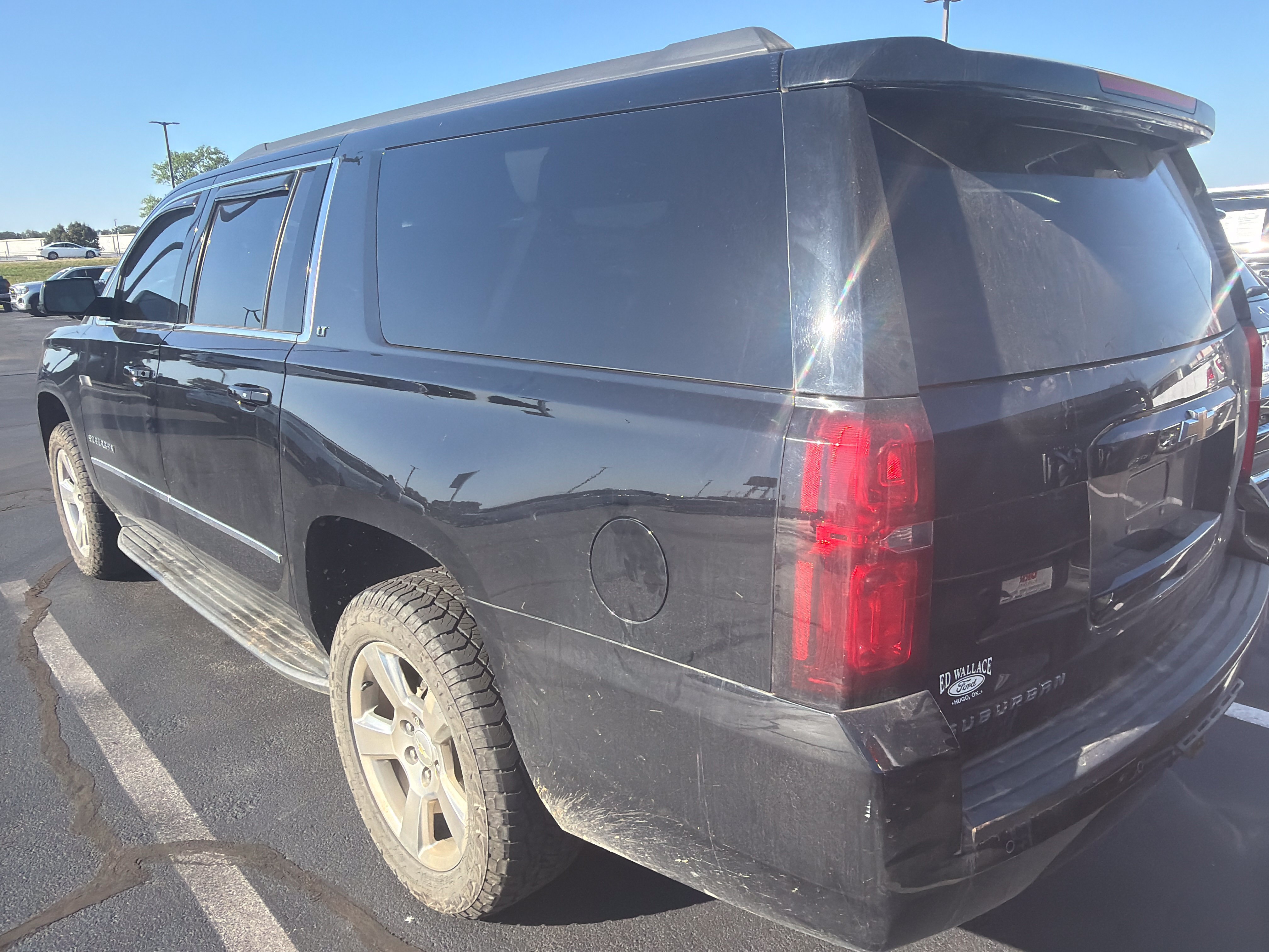 Used 2016 Chevrolet Suburban LT RWD image 7