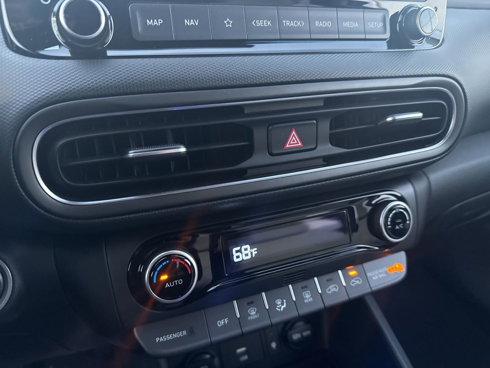 Used 2023 Hyundai Kona Limited image 21