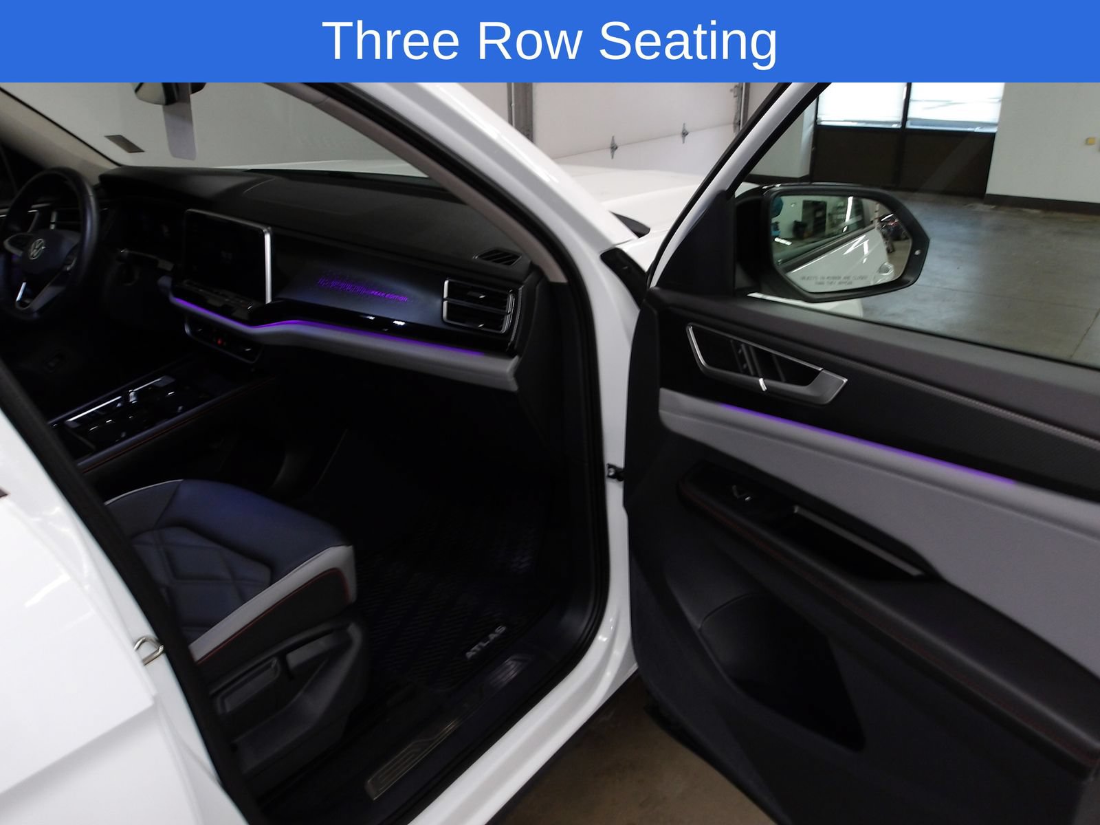 Used 2025 Volkswagen Atlas Peak Edition SE AWD/4WD image 13