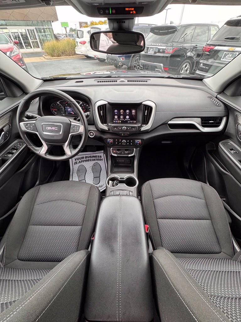 Used 2024 GMC Terrain SLE w/ Driver Convenience Package FWD image 16