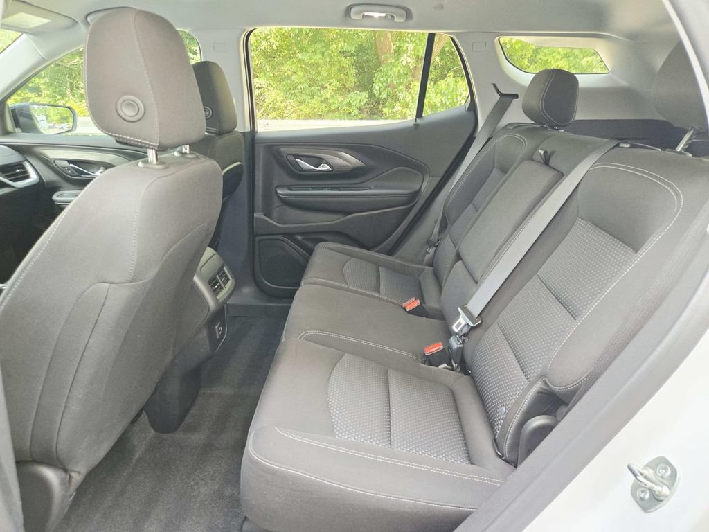 Used 2024 GMC Terrain SLE w/ Driver Convenience Package FWD image 12