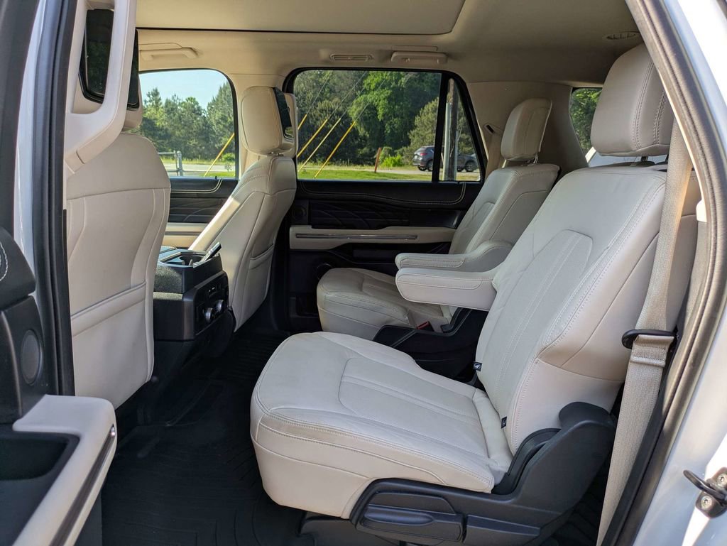 Used 2023 Ford Expedition Max Platinum RWD image 16