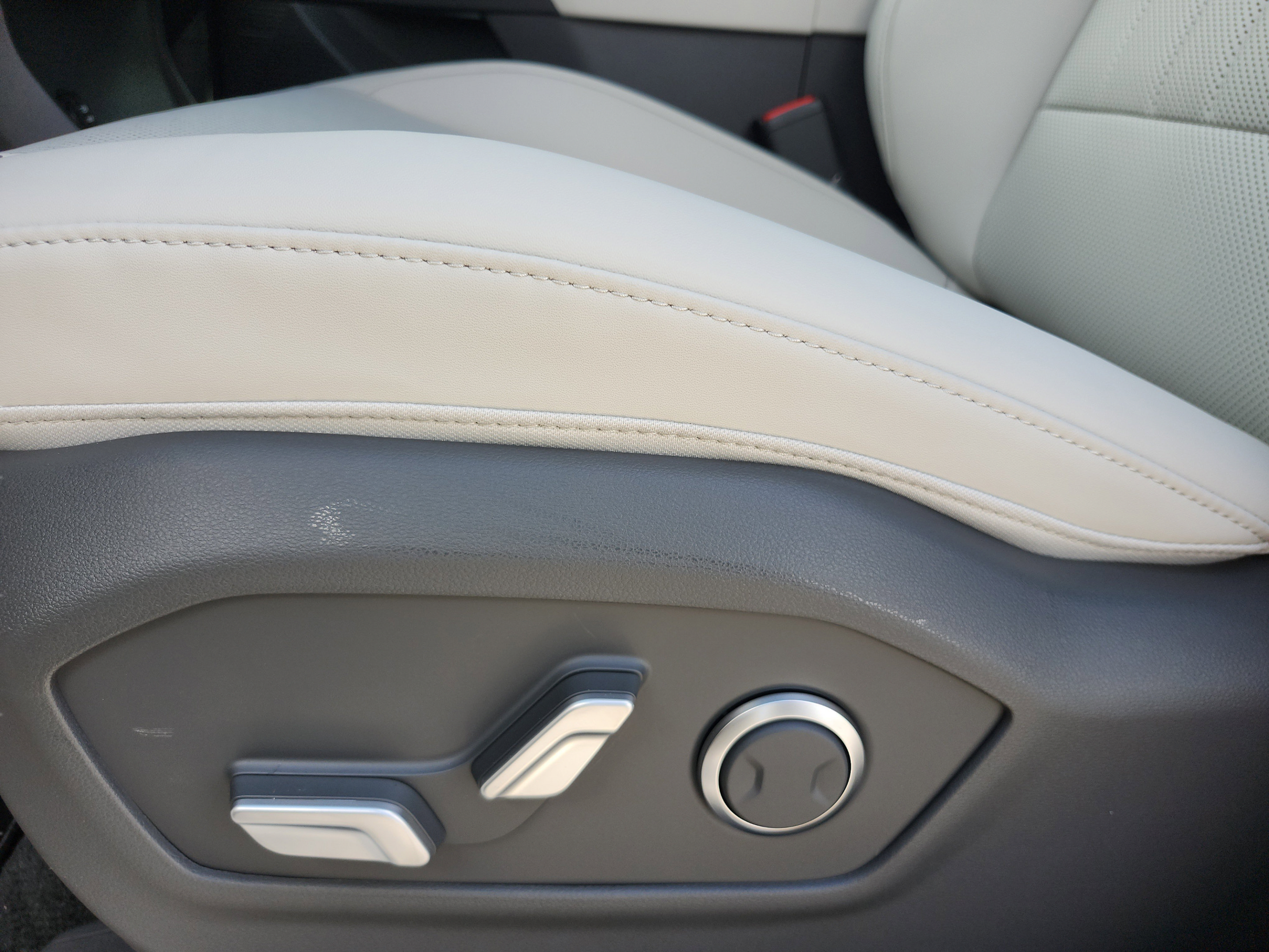 New 2026 Hyundai Santa Fe SEL FWD image 14