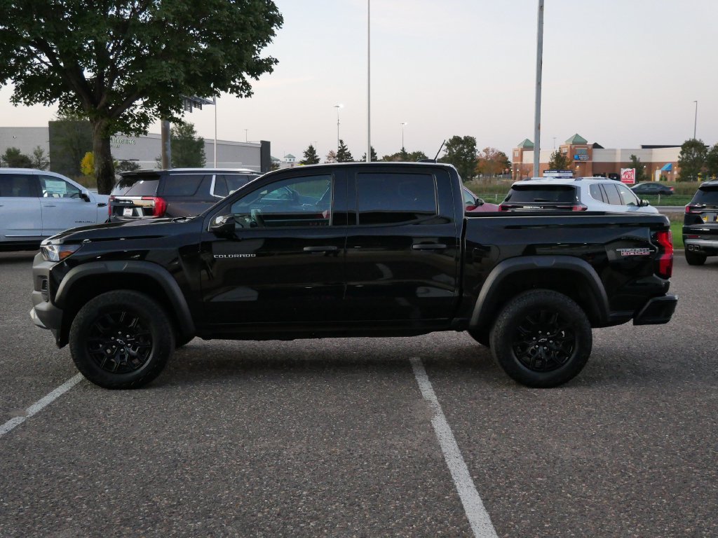 Used 2024 Chevrolet Colorado Trail Boss w/ Technology Package AWD/4WD image 6