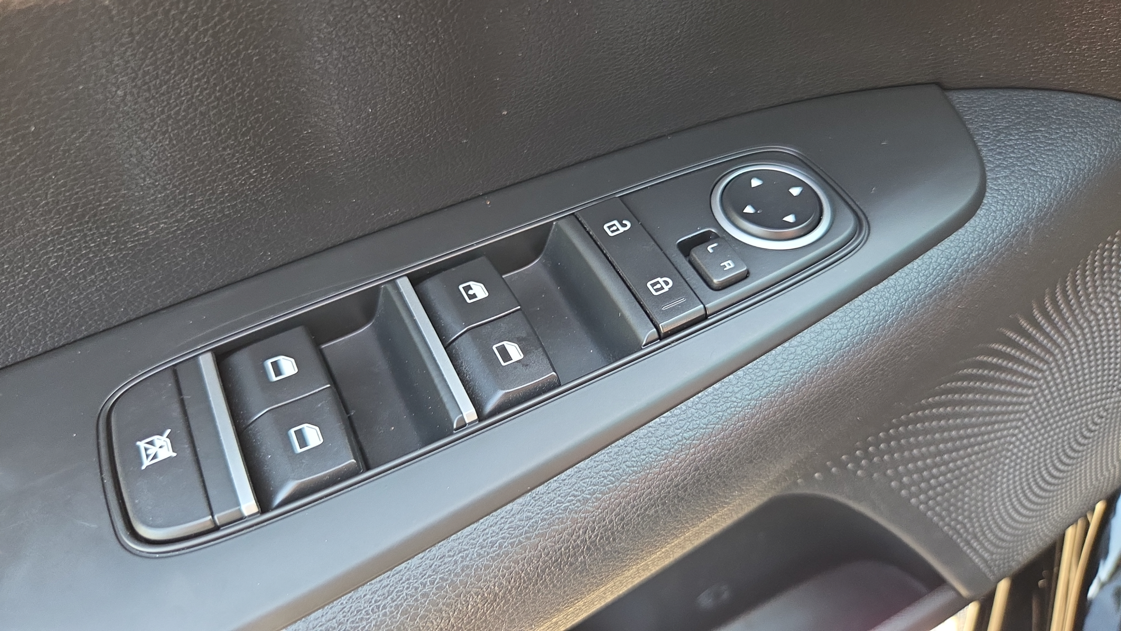 Used 2024 Kia Forte LXS w/ LXS Technology Package FWD image 27