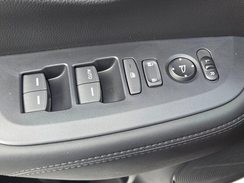 New 2027 Honda HR-V EX-L image 13
