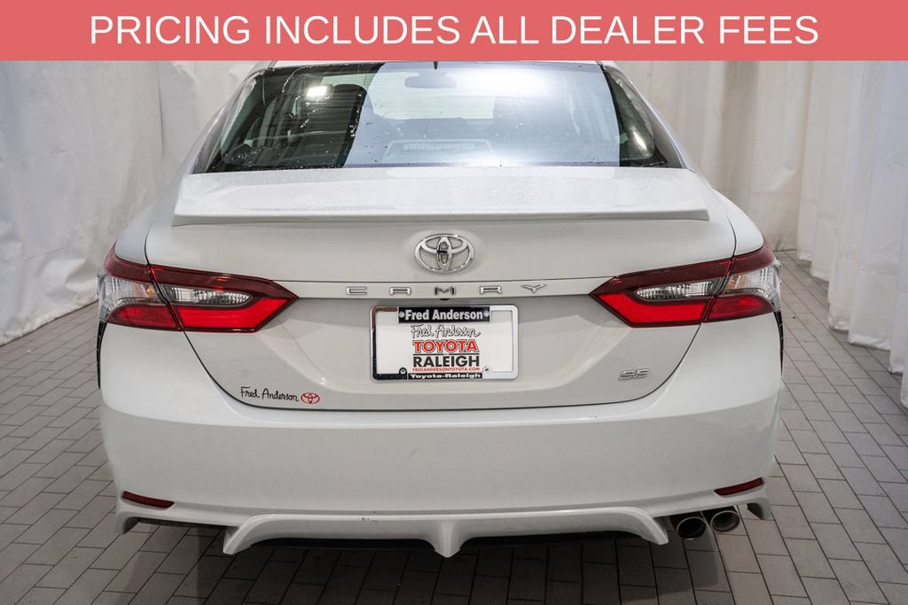 Used 2024 Toyota Camry SE FWD image 4
