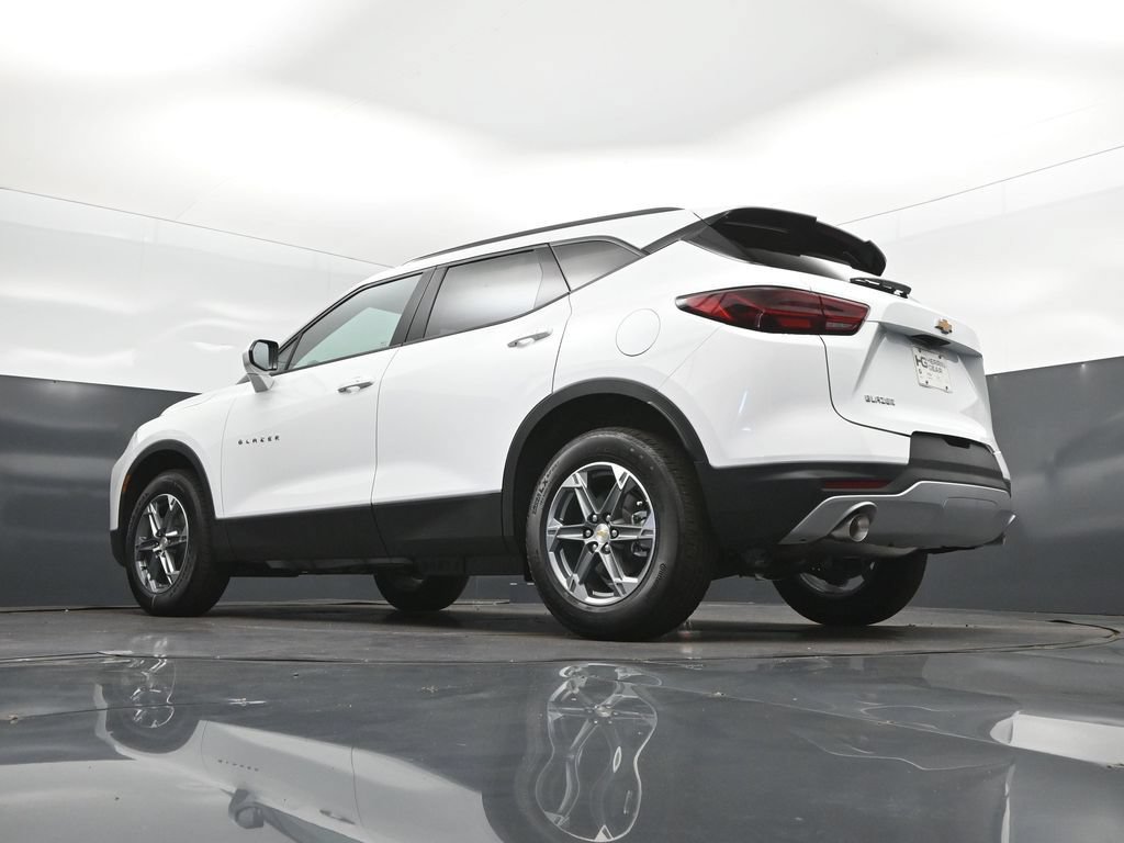 New 2026 Chevrolet Blazer LT w/ Convenience Package FWD image 40