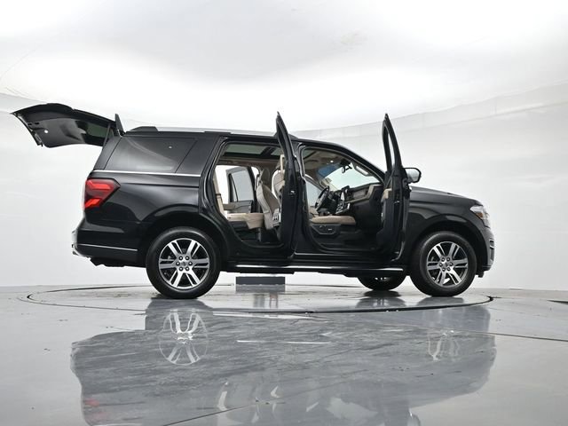 Used 2023 Ford Expedition Limited image 56