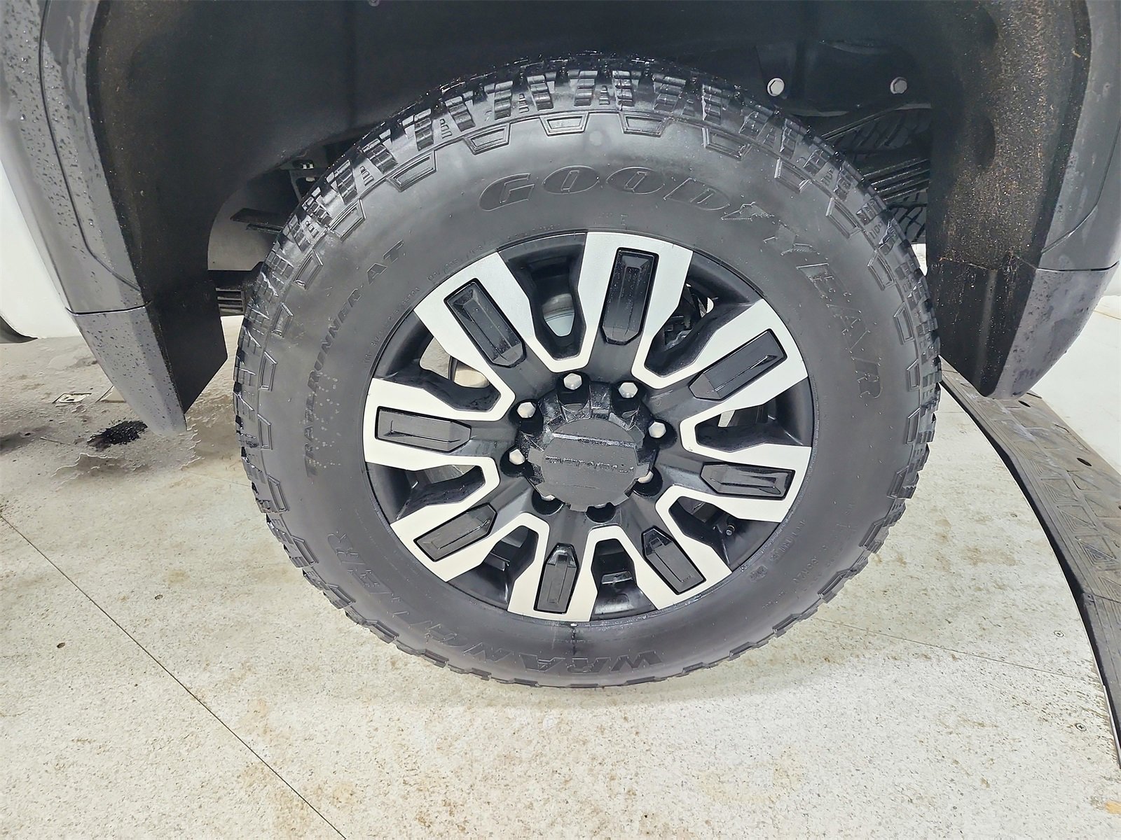 Used 2025 GMC Sierra 2500 Denali Ultimate w/ Max Trailering Package image 45