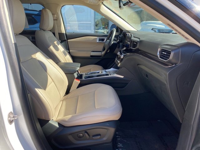 Used 2024 Ford Explorer Limited image 19