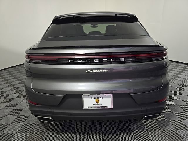 Certified 2025 Porsche Cayenne E-Hybrid Coupe image 6