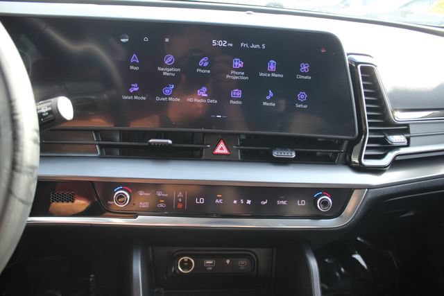Certified 2024 Kia Sportage EX AWD/4WD image 4
