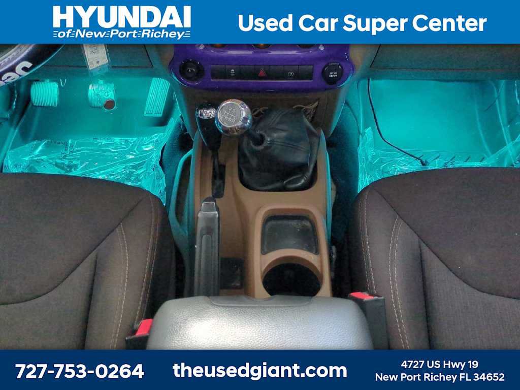 Used 2014 Jeep Wrangler Unlimited Sahara w/ Dual Top Group AWD/4WD image 19