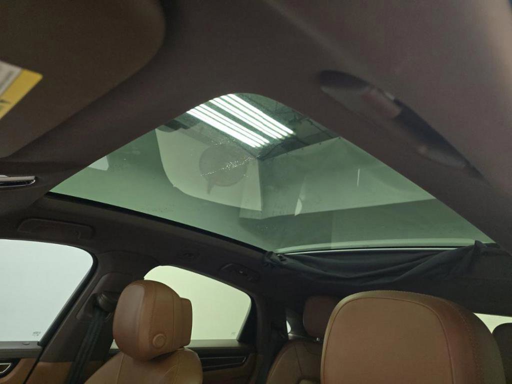 Used 2021 Porsche Cayenne Coupe image 8