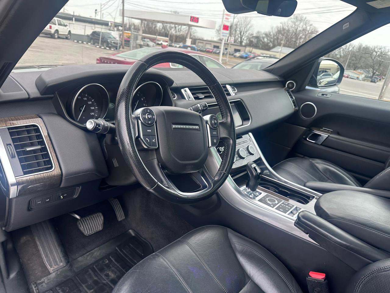 Used 2017 Land Rover Range Rover Sport HSE image 9