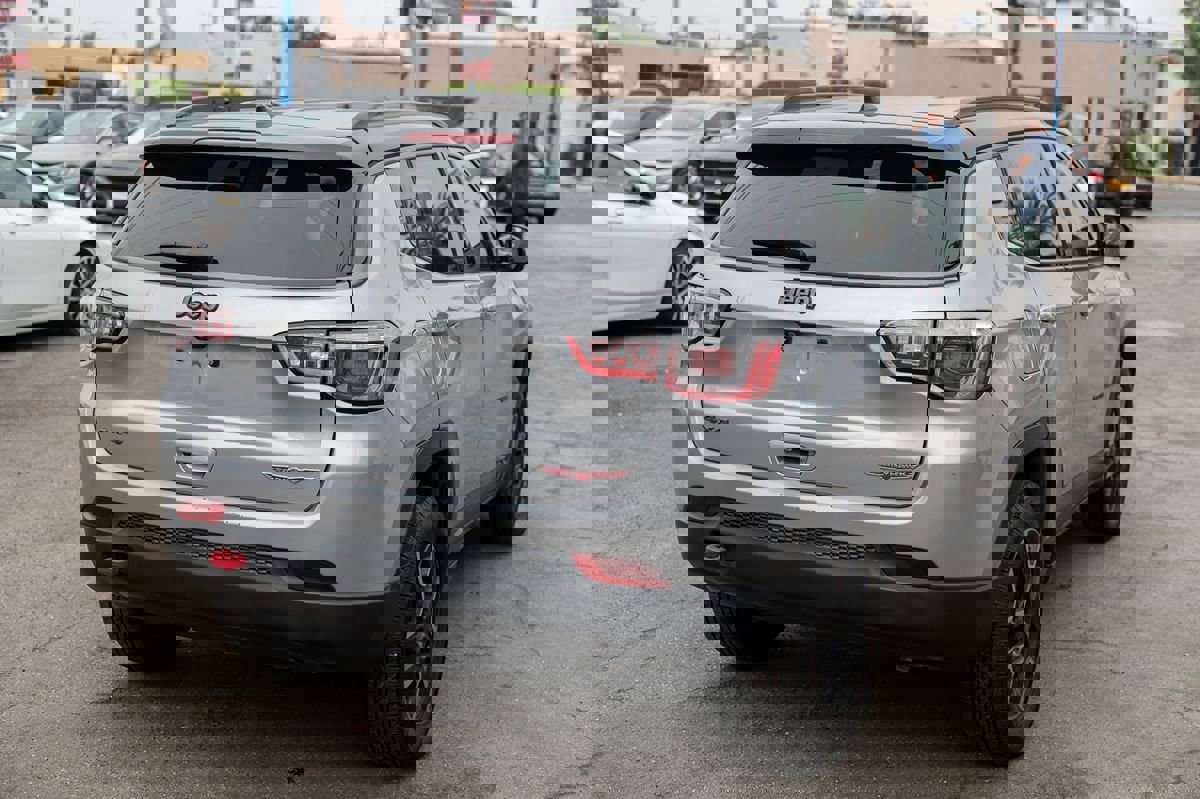 Used 2019 Jeep Compass Trailhawk image 8