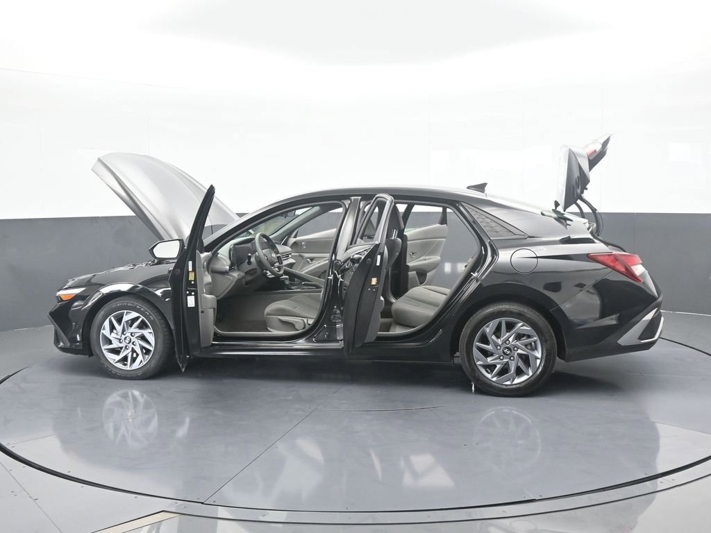 Used 2024 Hyundai Elantra SEL image 74