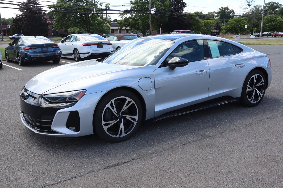 Used 2022 Audi e-tron GT Premium Plus AWD/4WD video 1