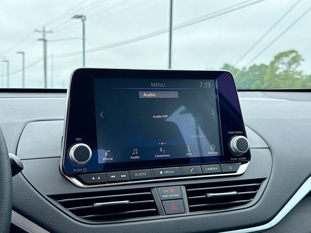 Used 2025 Nissan Altima 2.5 S image 13