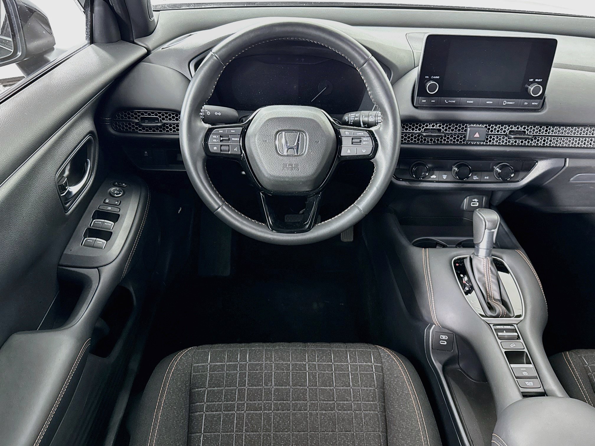 Certified 2025 Honda HR-V Sport image 21