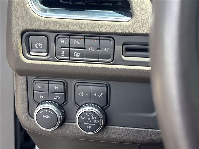 Used 2022 GMC Yukon SLT w/ SLT Premium Package AWD/4WD image 18