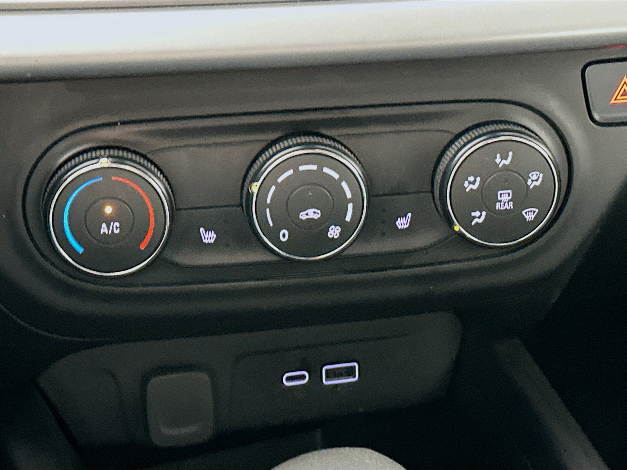 Used 2025 Chevrolet Trax LS w/ LS Convenience Package image 24