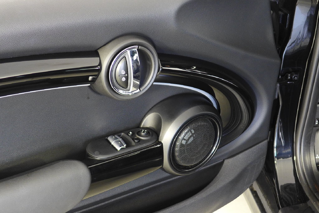 Certified 2024 MINI Cooper SE FWD image 12