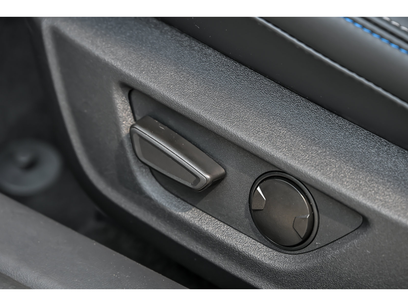 Used 2025 Ford Mustang GT Premium RWD image 31