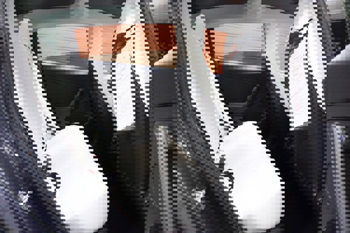 Used 2023 Tesla Model 3 Standard Range image 31